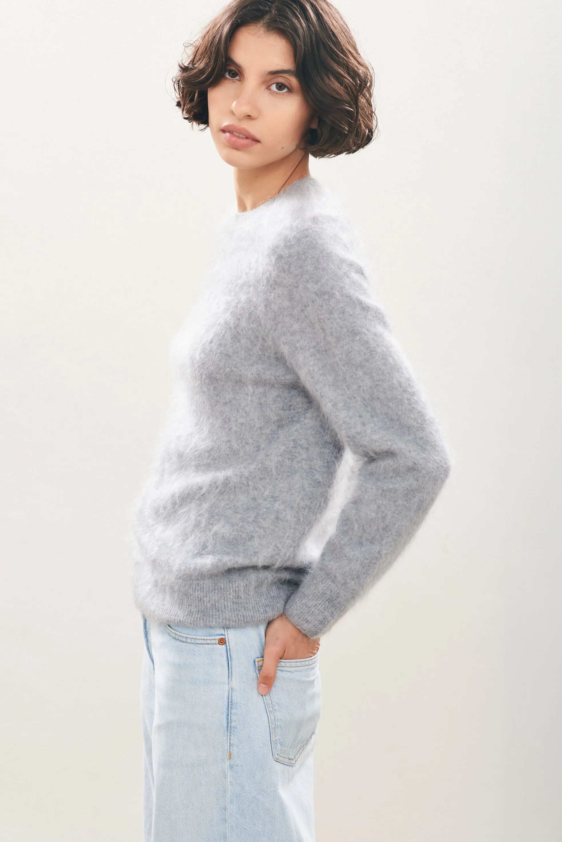 Cashmere Brushed Crew in Mid Grey