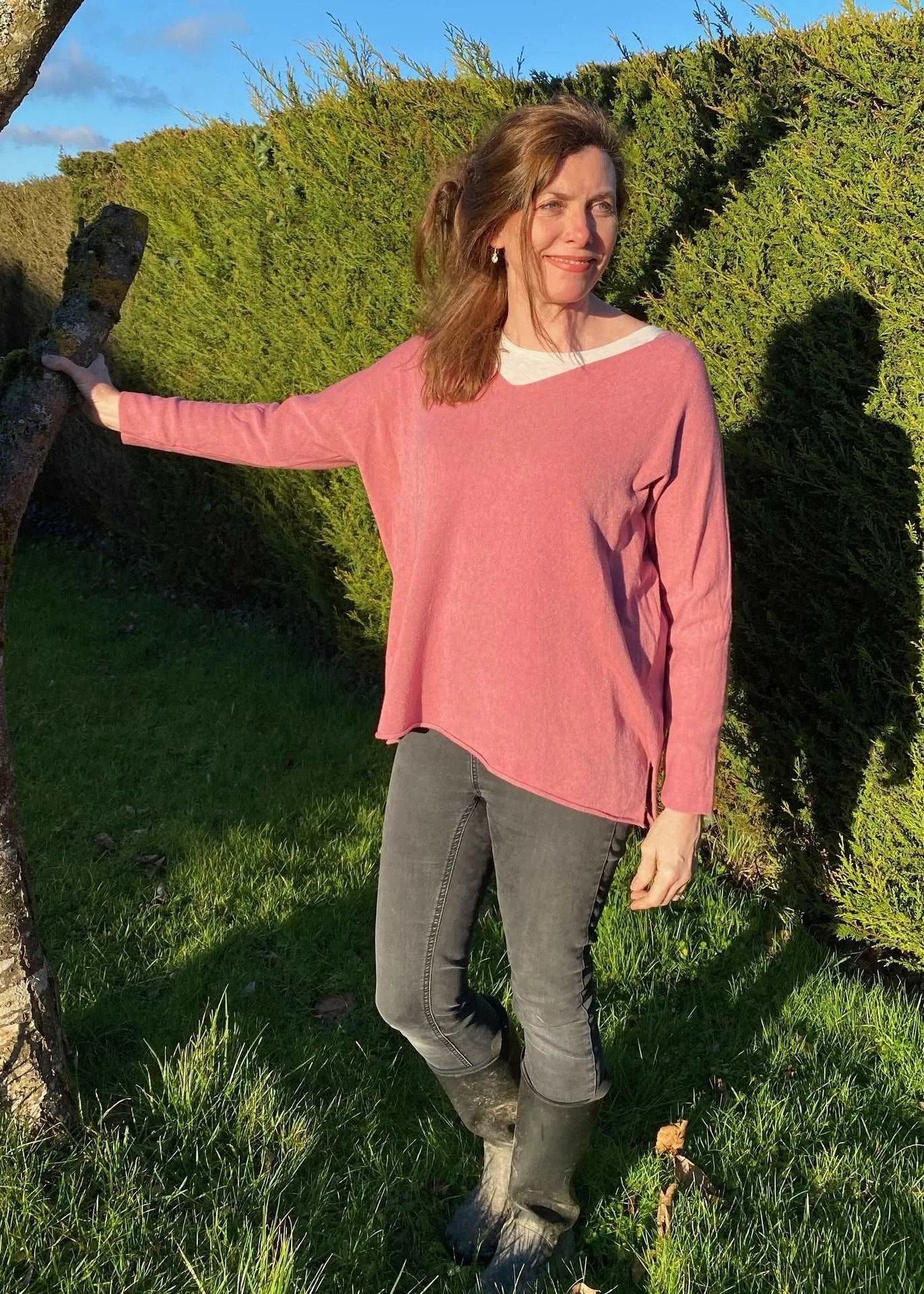 Cashmere Mix V Neck Knit in Fruits, Pinks & Berrys