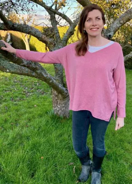 Cashmere Mix V Neck Knit in Fruits, Pinks & Berrys