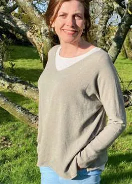 Cashmere Mix V Neck Knit in Neutrals & Browns