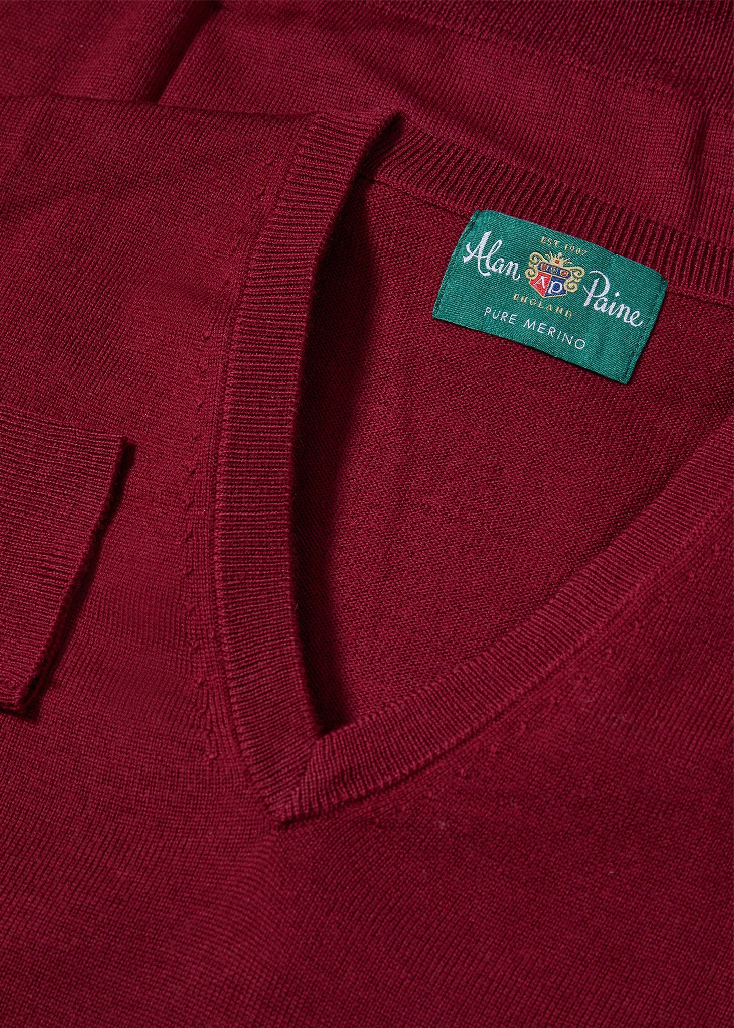 Millbreck Men's Merino Wool Jumper in Bordeaux - Regular Fit