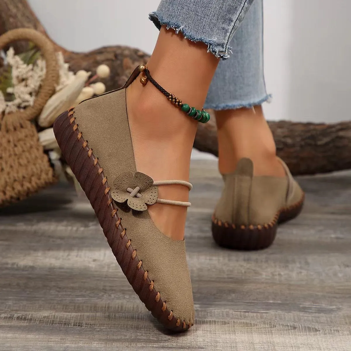 Retro Lightweight Soft Sole Mom Shoes Women round Head Breathable Stitching Breathable Low Cut Pumps