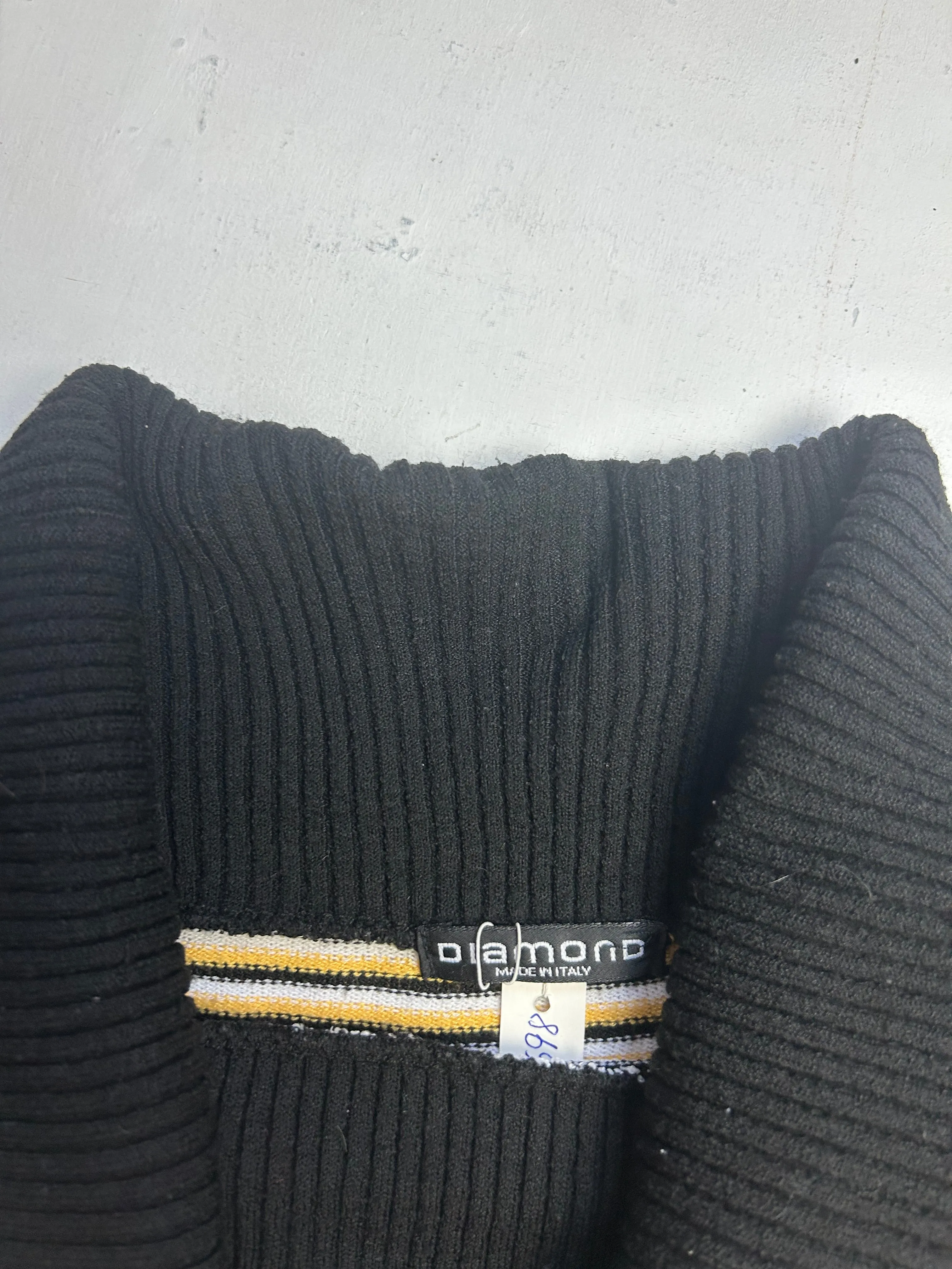 Striped bardot neck yellow & black stretchy y2k jumper (S/M)