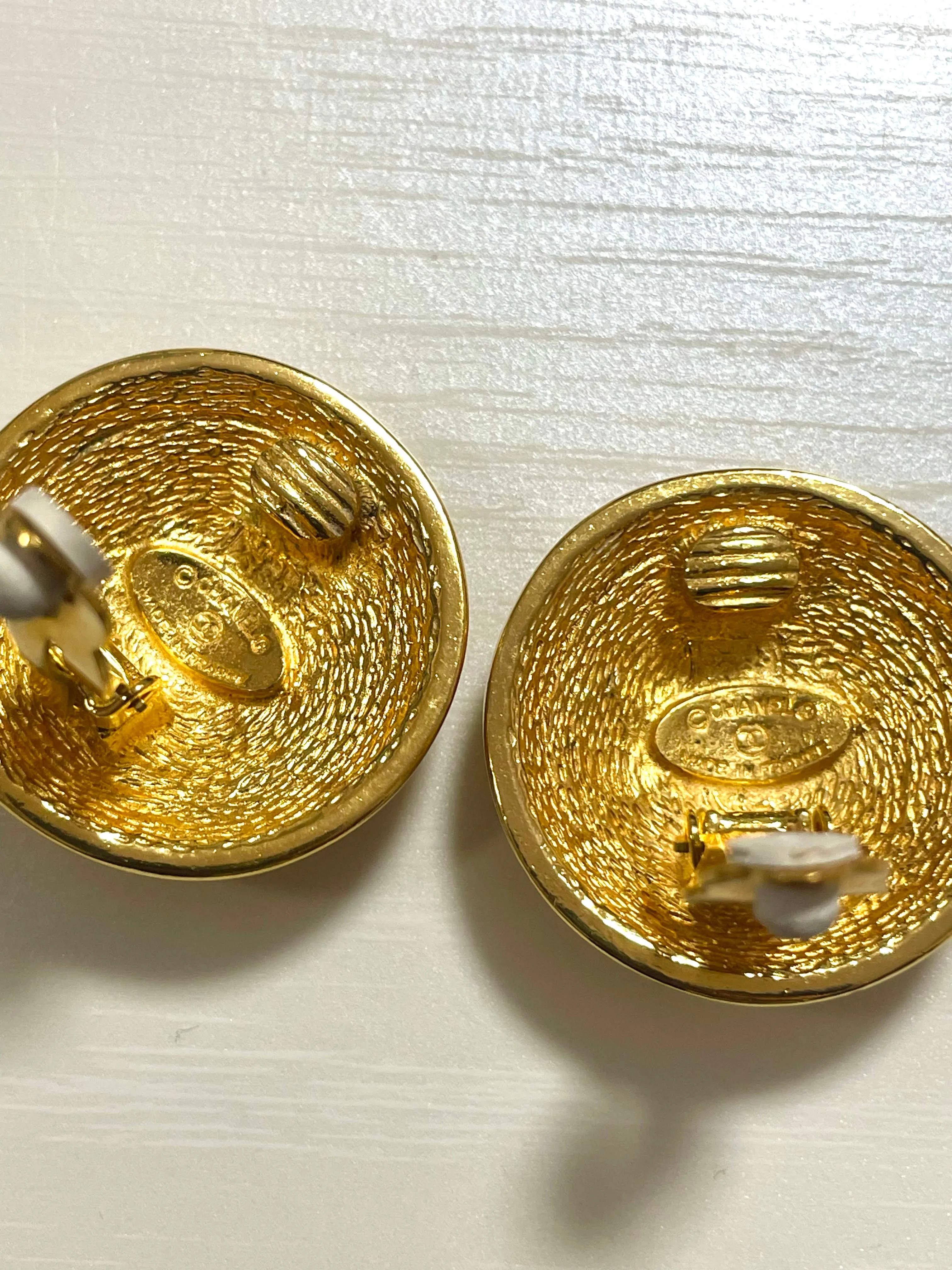 Vintage CHANEL gold tone matelasse round earrings with CC mark. Classic vintage Chanel jewelry. 070217ys1
