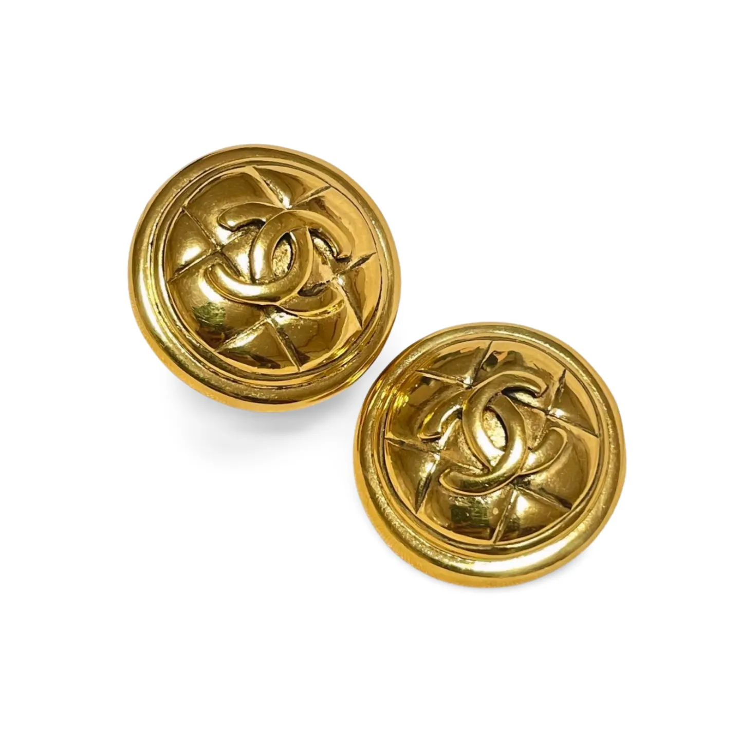 Vintage CHANEL gold tone matelasse round earrings with CC mark. Classic vintage Chanel jewelry. 070217ys1