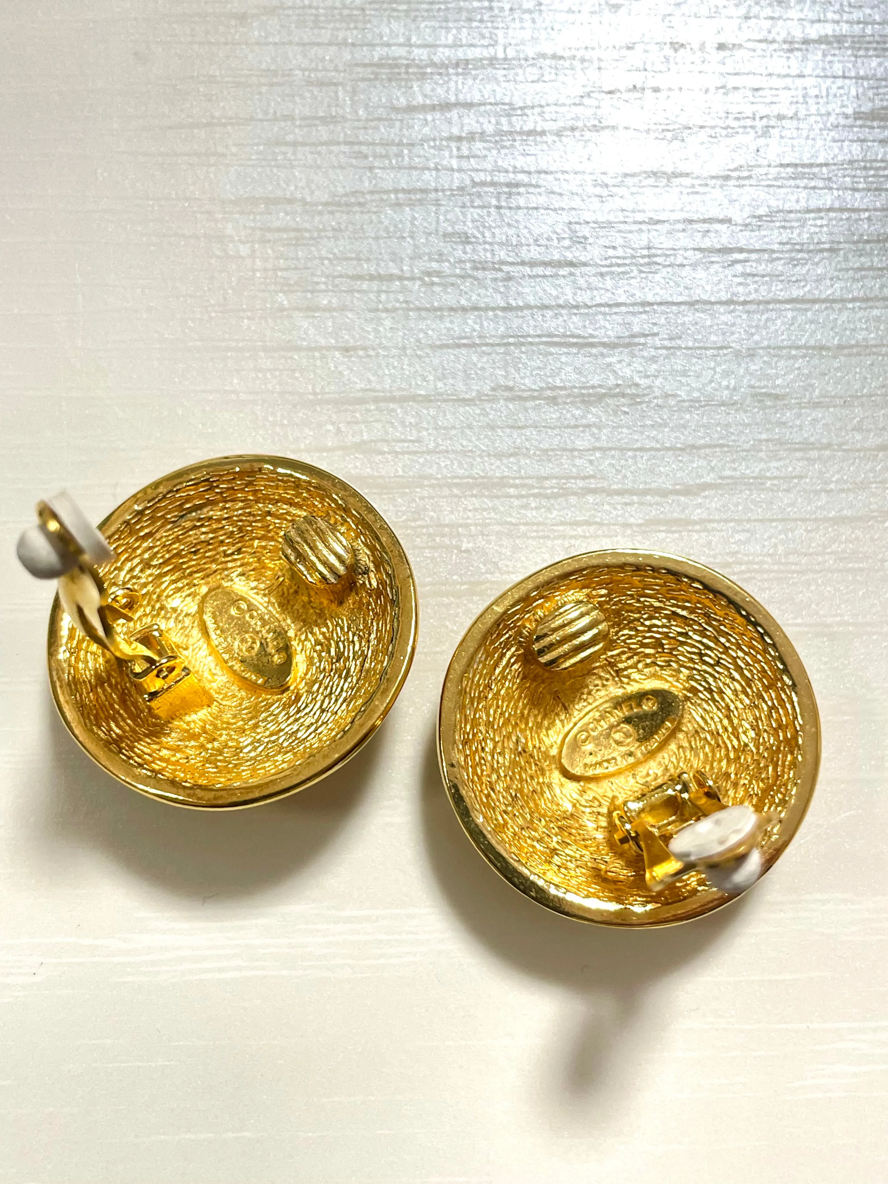Vintage CHANEL gold tone matelasse round earrings with CC mark. Classic vintage Chanel jewelry. 070217ys1