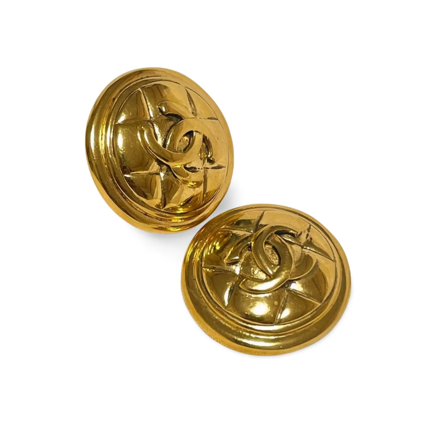 Vintage CHANEL gold tone matelasse round earrings with CC mark. Classic vintage Chanel jewelry. 070217ys1